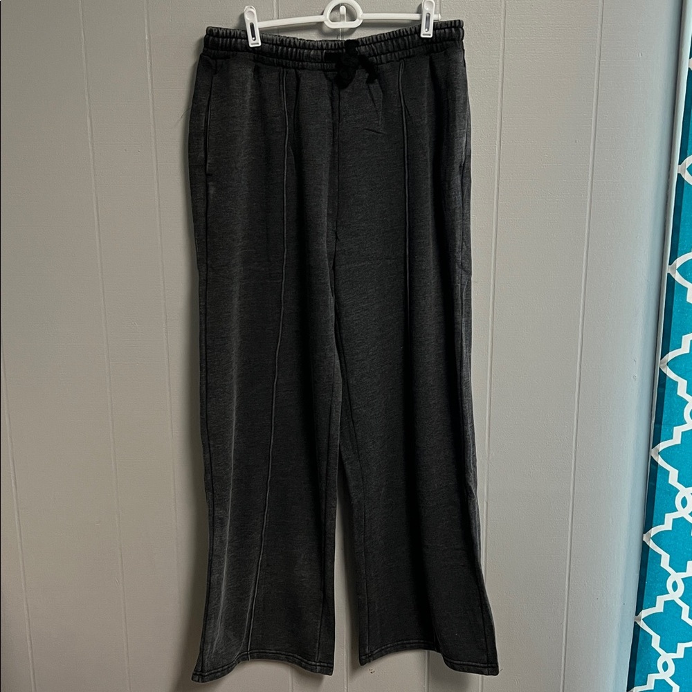NWT Discount Divas Lived in Pants Super cute and Comfy XL Black